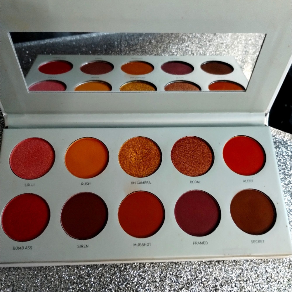 Jaclyn hill eye pallette